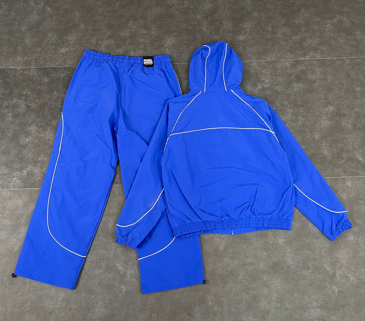 Nylon Set w/Piping