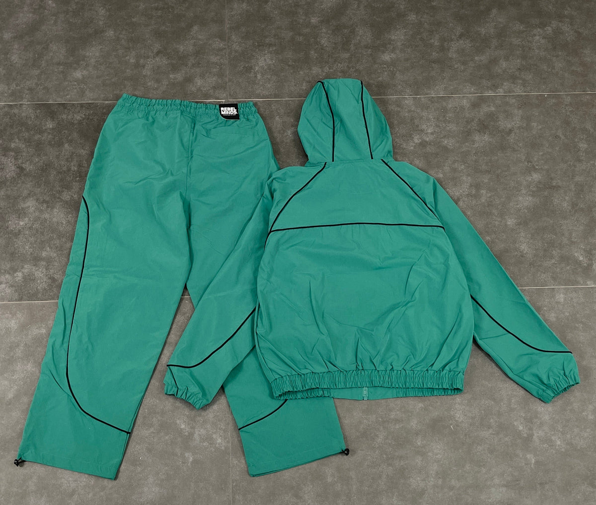 Nylon Set w/Piping